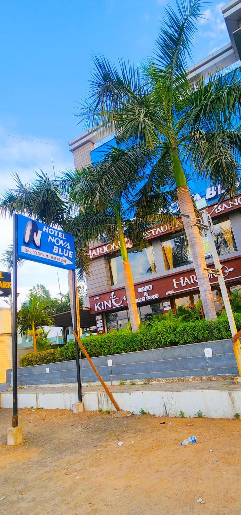 Hotel Nova Blue Ahmedabad Esterno foto