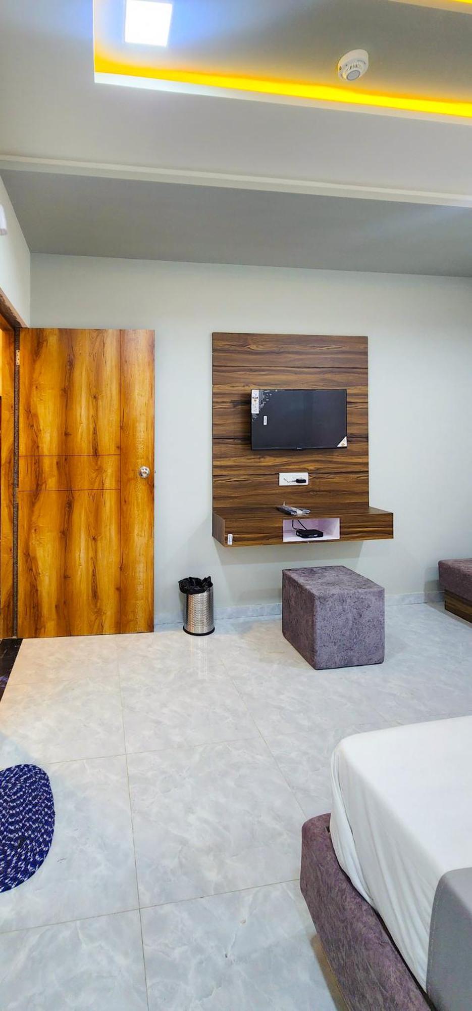 Hotel Nova Blue Ahmedabad Esterno foto