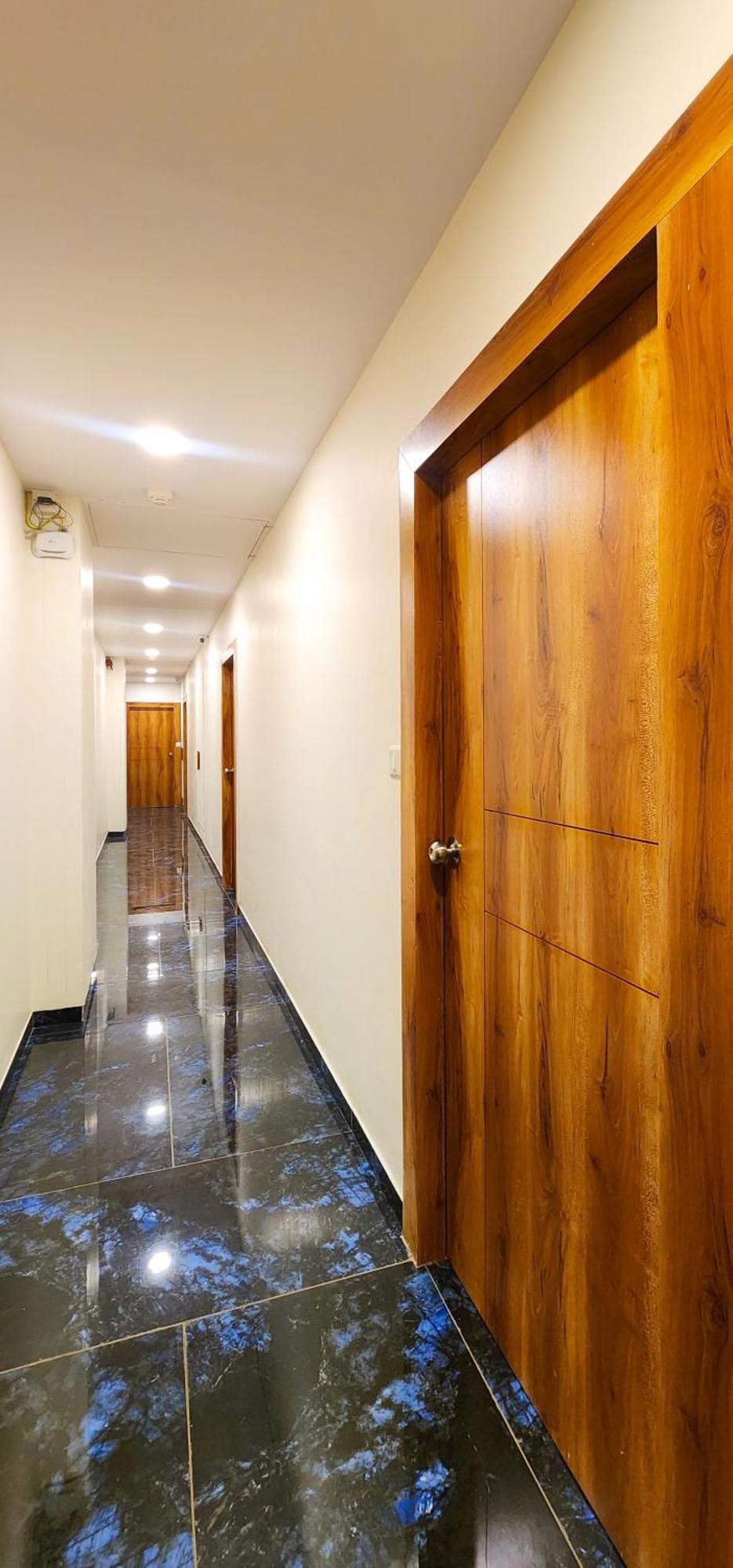 Hotel Nova Blue Ahmedabad Esterno foto