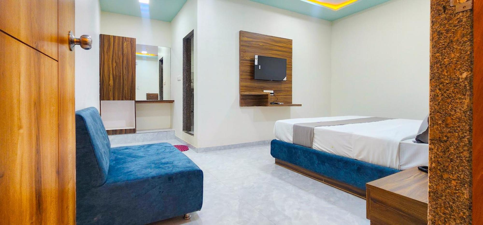 Hotel Nova Blue Ahmedabad Esterno foto